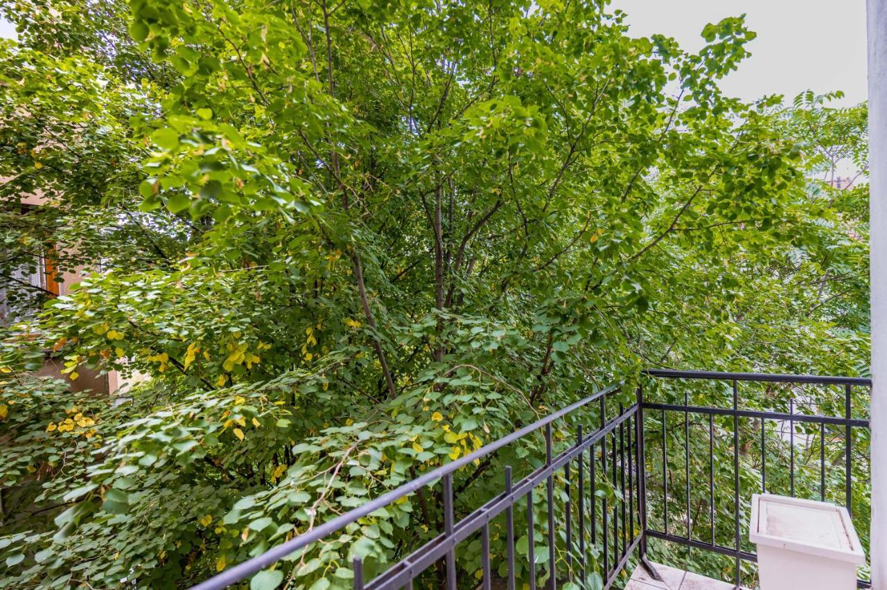 Sofia'S Vintage Gem: Spacious 2Bd Flat On Solunska Apartman Kültér fotó