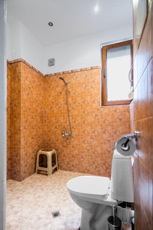 Sofia'S Vintage Gem: Spacious 2Bd Flat On Solunska Apartman Kültér fotó