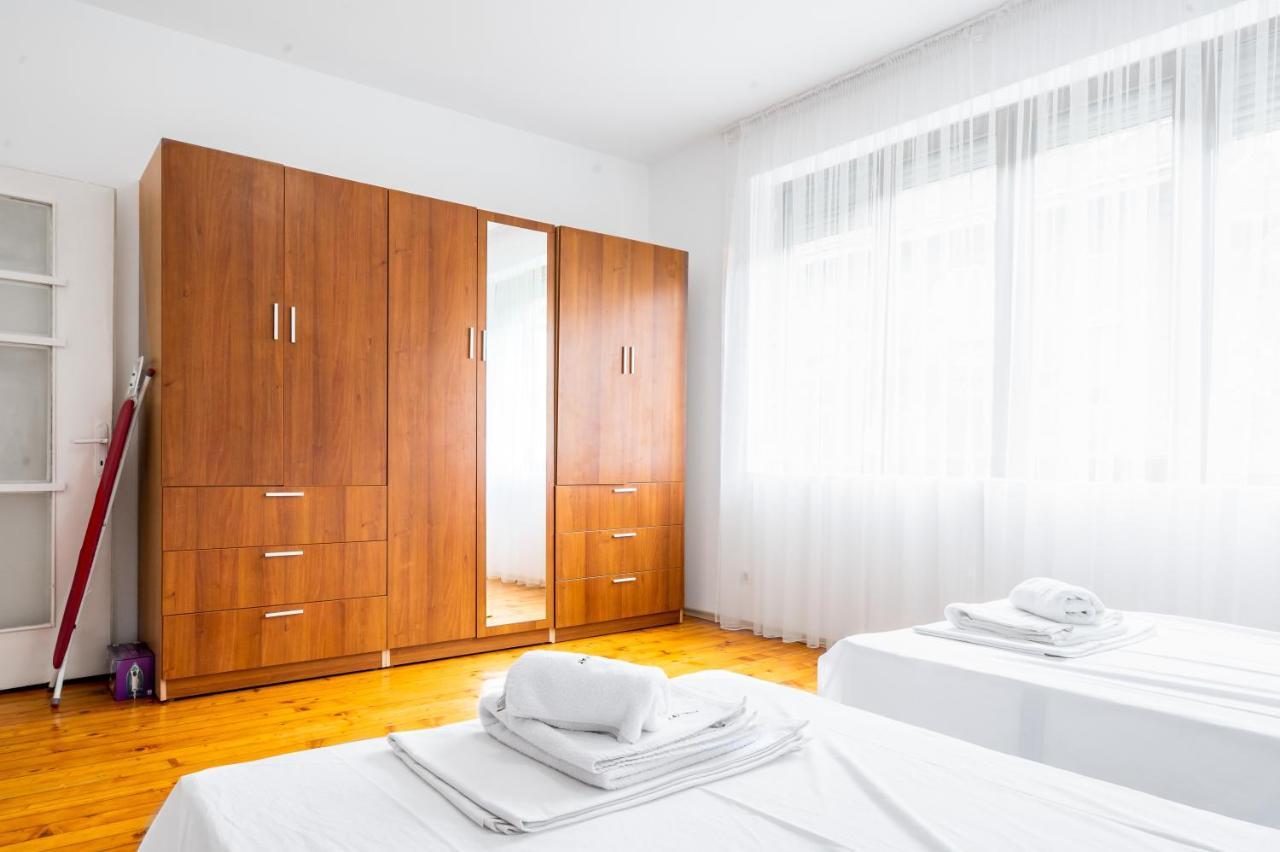 Sofia'S Vintage Gem: Spacious 2Bd Flat On Solunska Apartman Kültér fotó